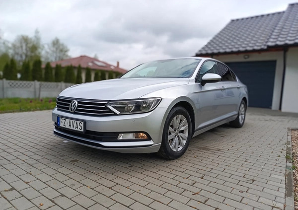 Volkswagen Passat cena 54999 przebieg: 153132, rok produkcji 2018 z Góra małe 154